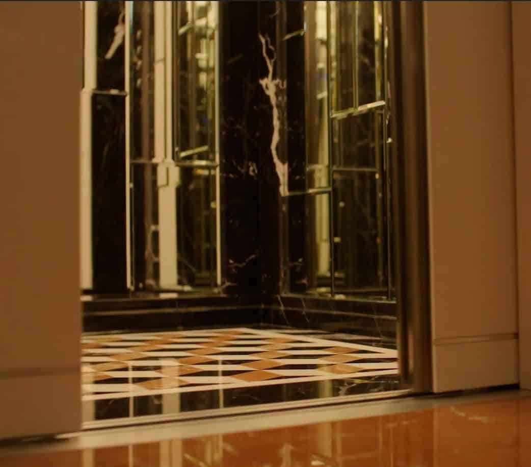 Лифт из цокольного холла