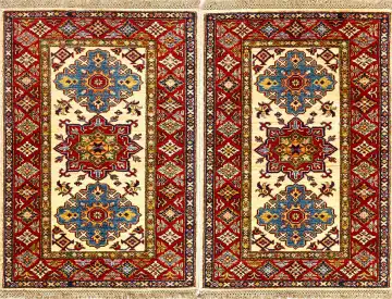 Ковёр Казах 14688 — кремовый и красный, с медальоном