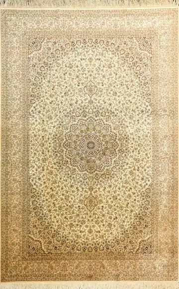 Ковёр Кум 1578 — кремовый и коричневый, растительный рисунок