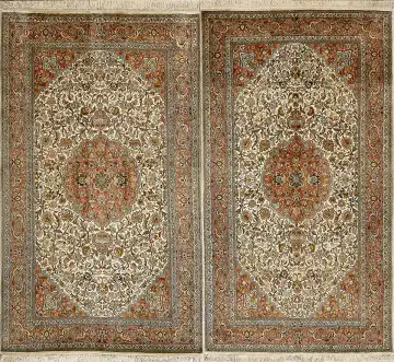 Ковёр Кашмир 15229 — кремовый и красный, с медальоном
