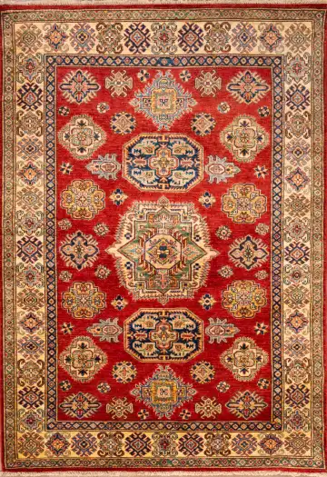 Ковёр Казах 23681 — красный и кремовый, с медальоном