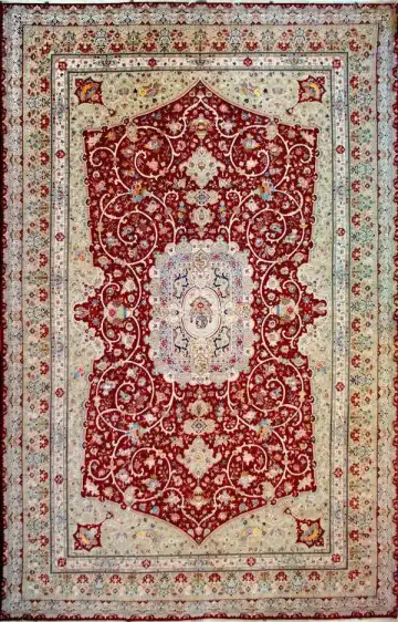 Ковёр Тебриз 1927 — кремовый и красный, с медальоном