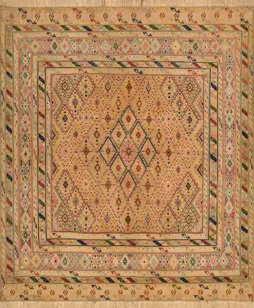 Ковёр Suzani 2425 — кремовый и красный, геометрический рисунок