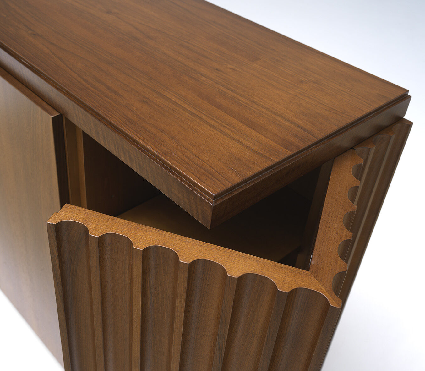 Буфет Design Sideboard With Wood And Gold Finishes — FMF, кадр 5