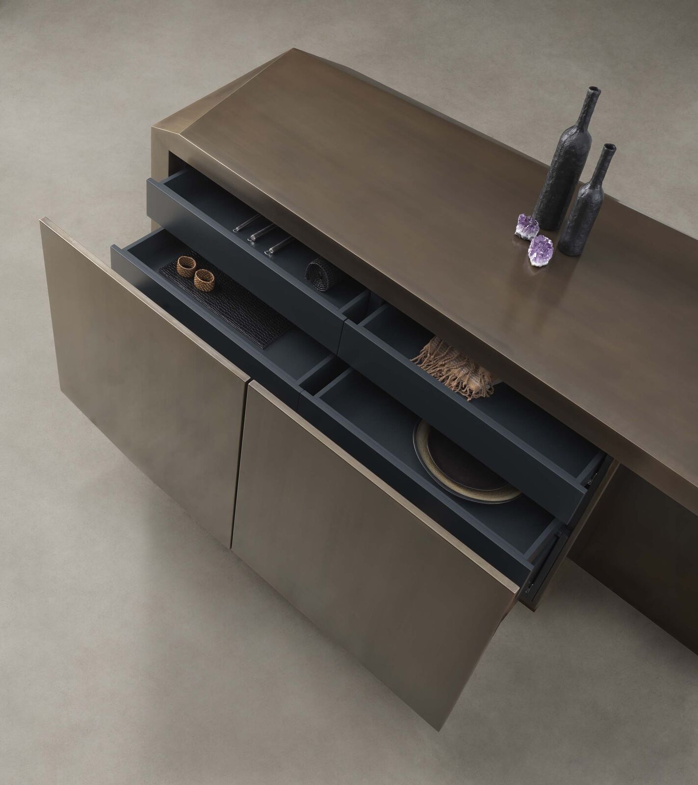 Предмет декора Cristal Island – The Bold Geometry Of Metal, Bathed In Champagne Finish — FMF, кадр 6