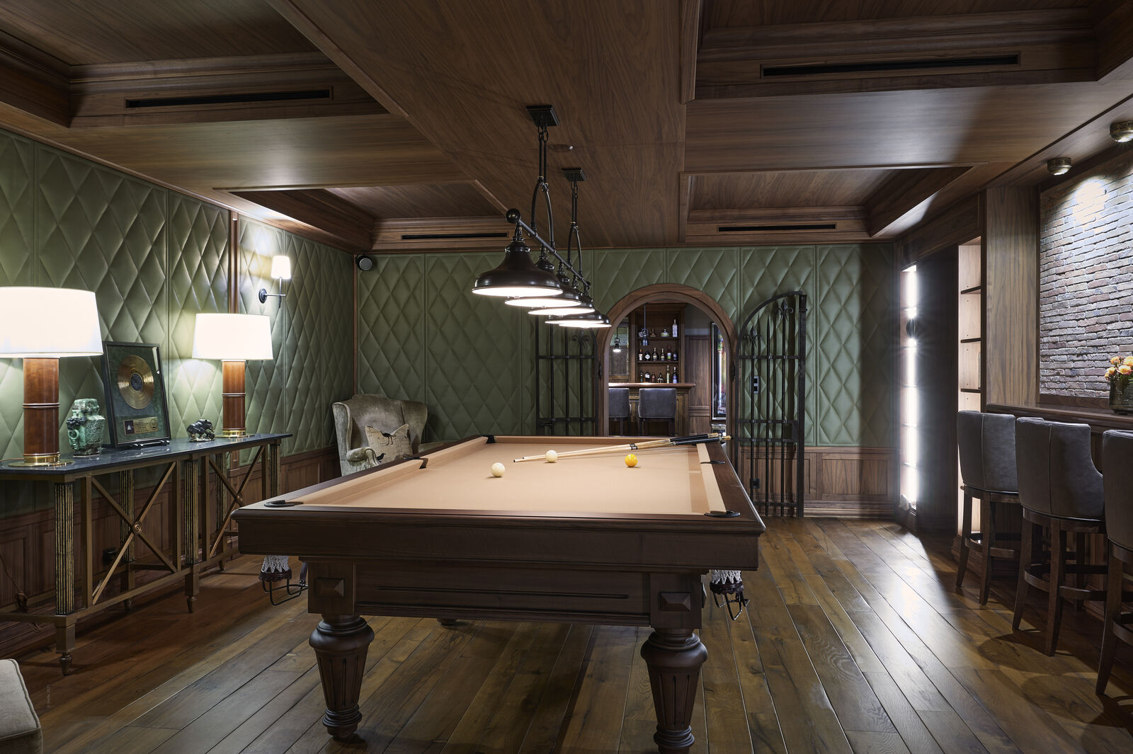 Гарнитур Billboard Room With Wood And Green Boiserie — FMF, кадр 4