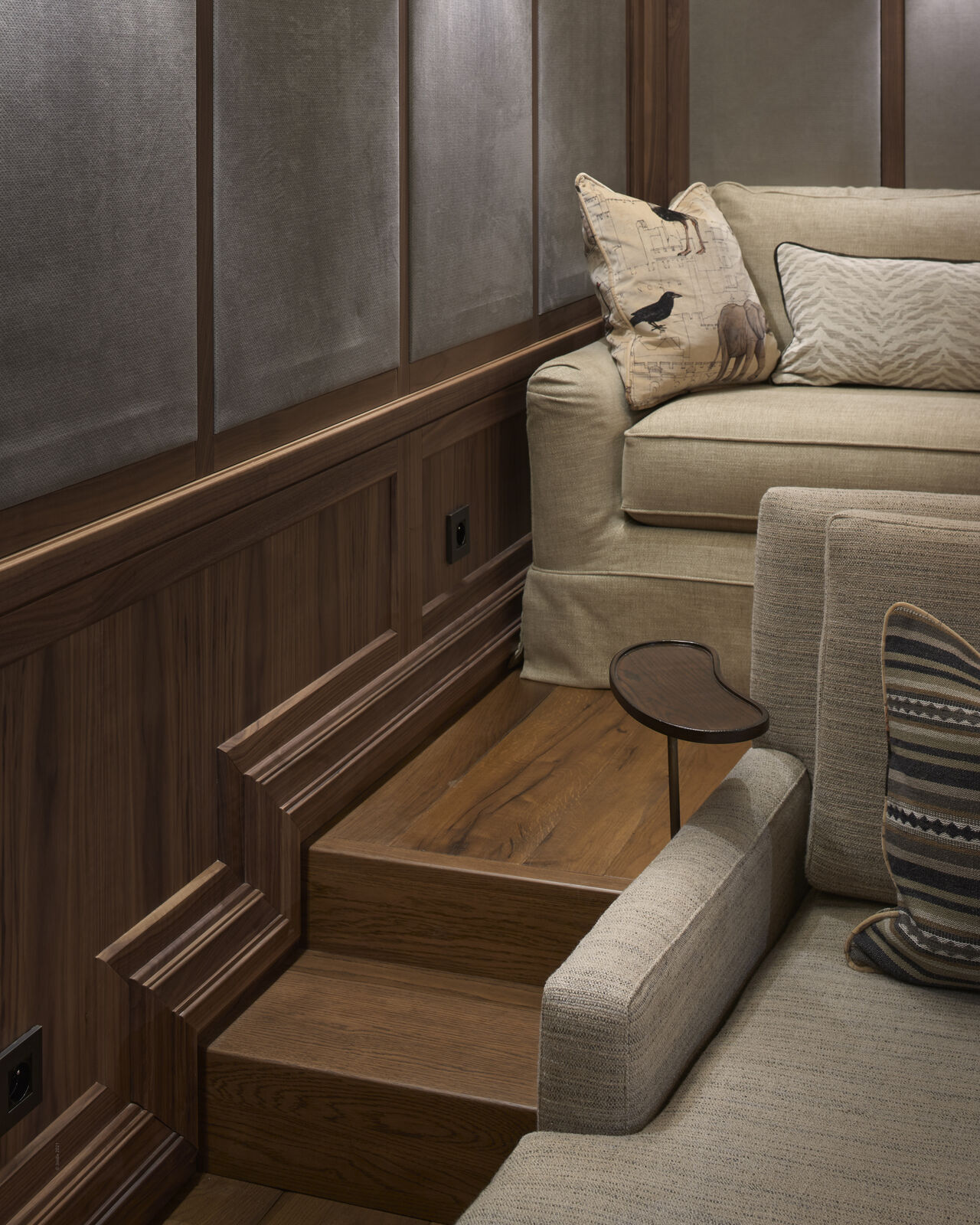Гарнитур Cinema Room With Wood And Custom Boiserie — FMF, кадр 4