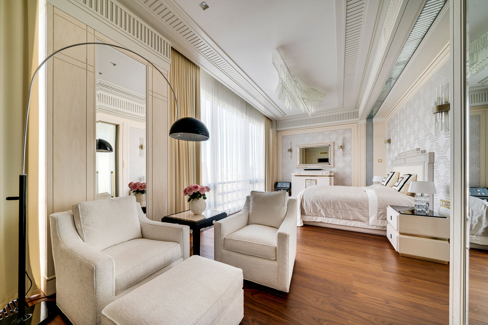 Гарнитур Elegant Bedroom With A Breathtaking View — FMF, кадр 3