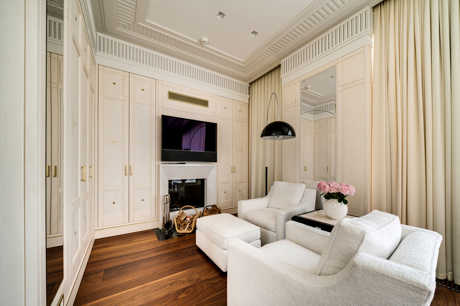 Гарнитур Elegant Bedroom With A Breathtaking View — FMF, кадр 5