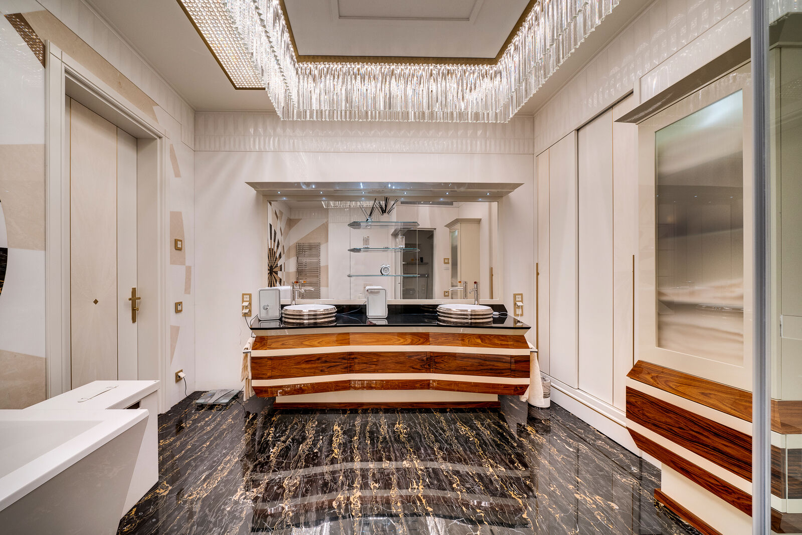 Room sets Elegant Marble And Walnut Bathroom — FMF, collection Ванные