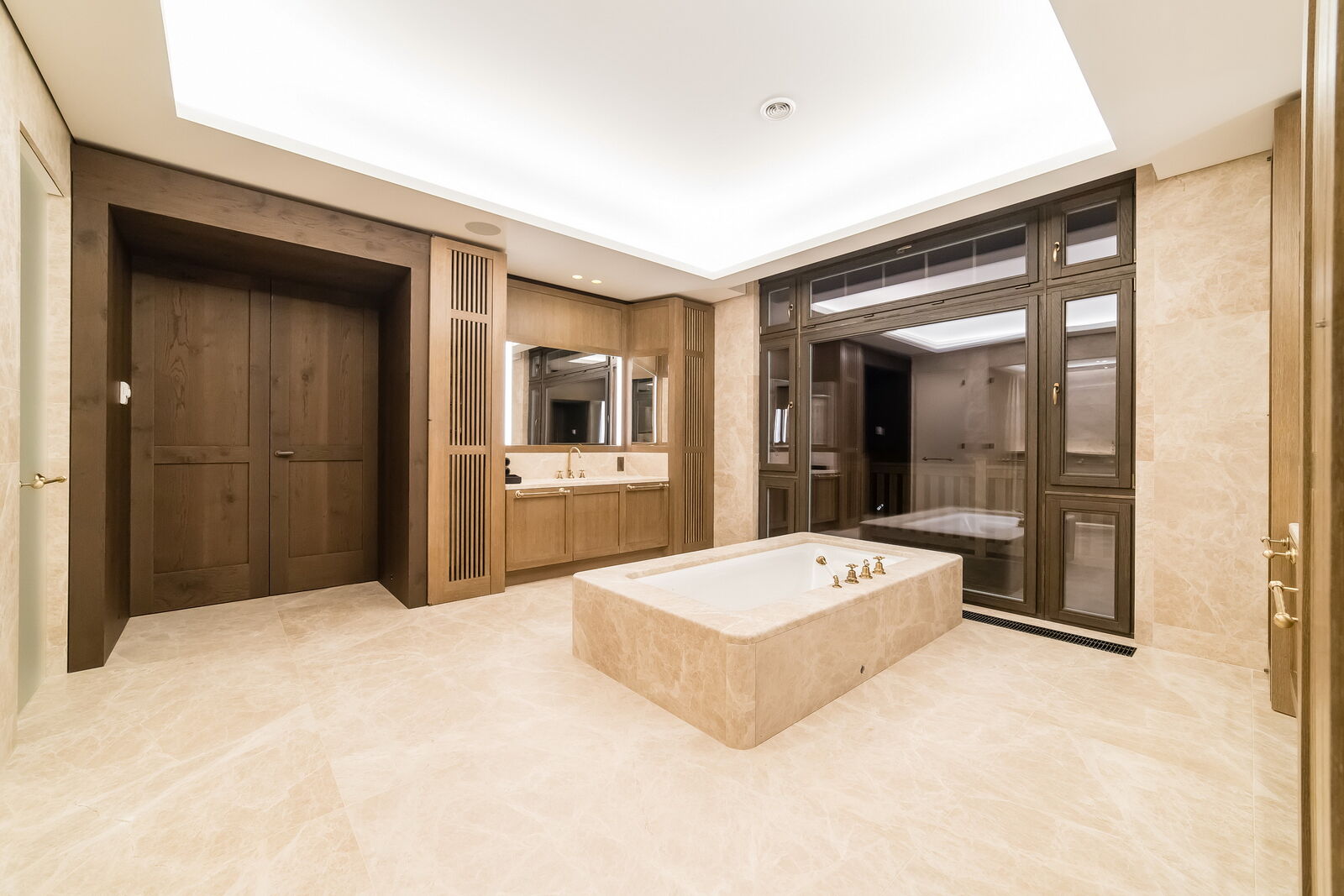 Гарнитур Modern Bathroom With Wood, Marble And Gold Details — FMF, кадр 2