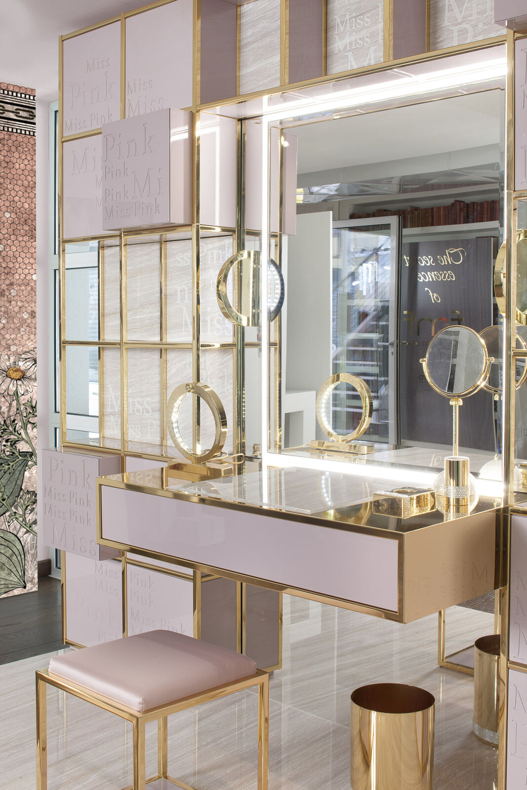 Room sets Modern Pink Vanity Table — FMF, collection Ванные