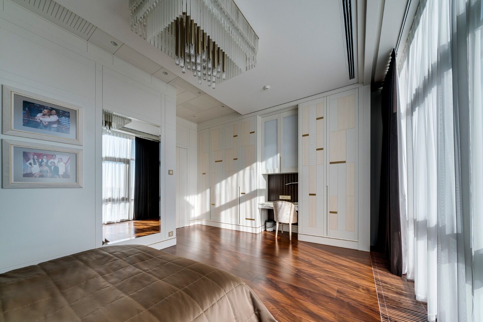 Гарнитур Serene Harmony Of Design And Elegance In The Heart Of The City — FMF, кадр 4