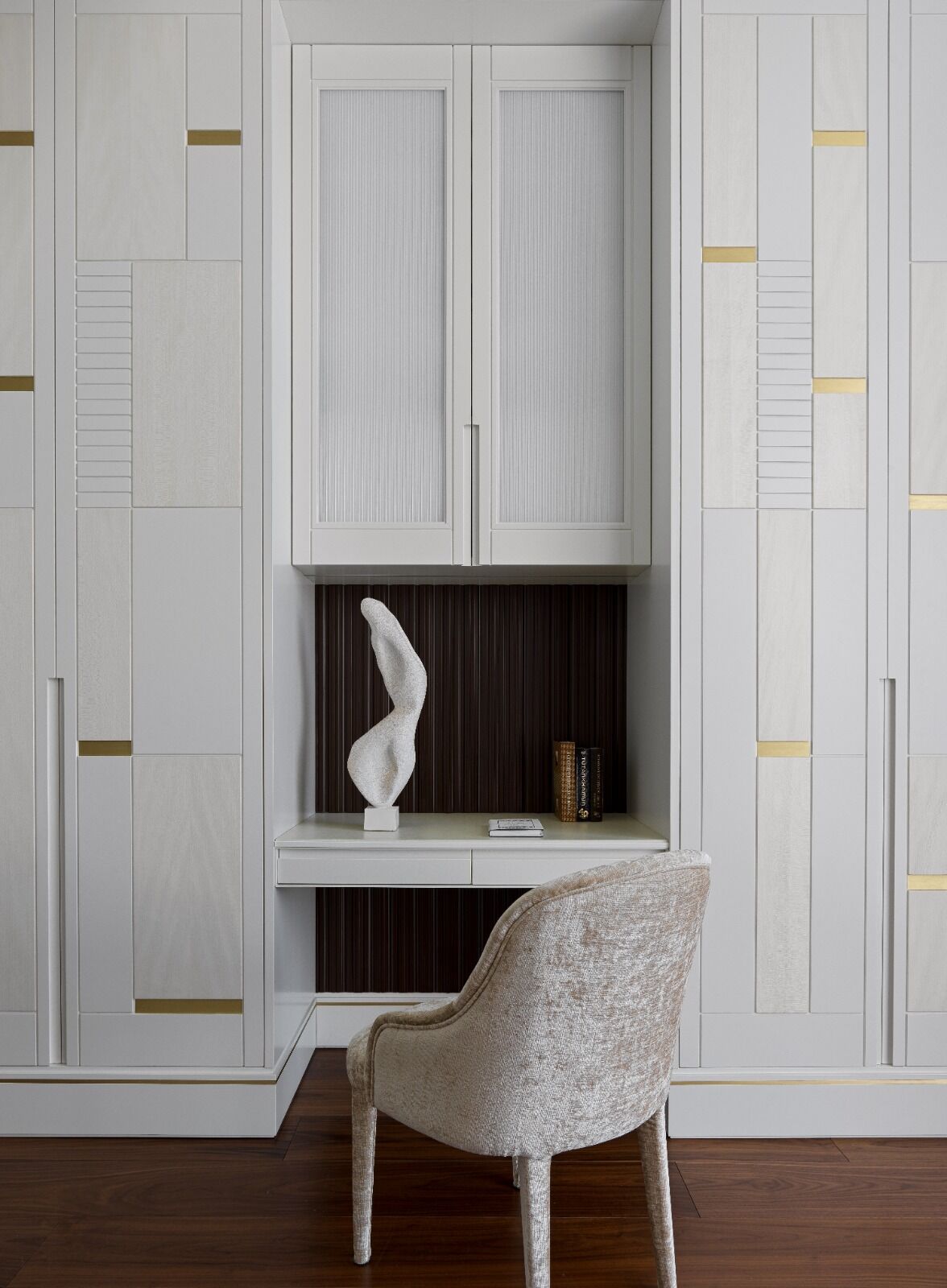 Гарнитур Serene Harmony Of Design And Elegance In The Heart Of The City — FMF, кадр 7