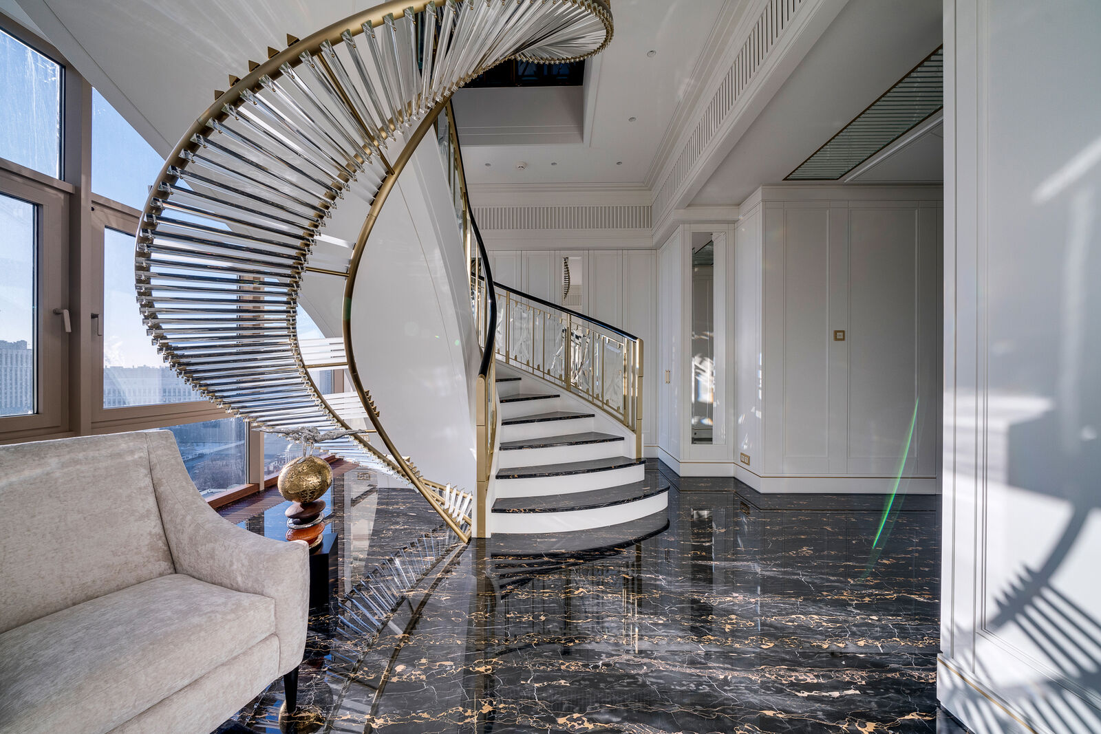 Гарнитур Spiral Staircase Towards The Sky — FMF, кадр 3