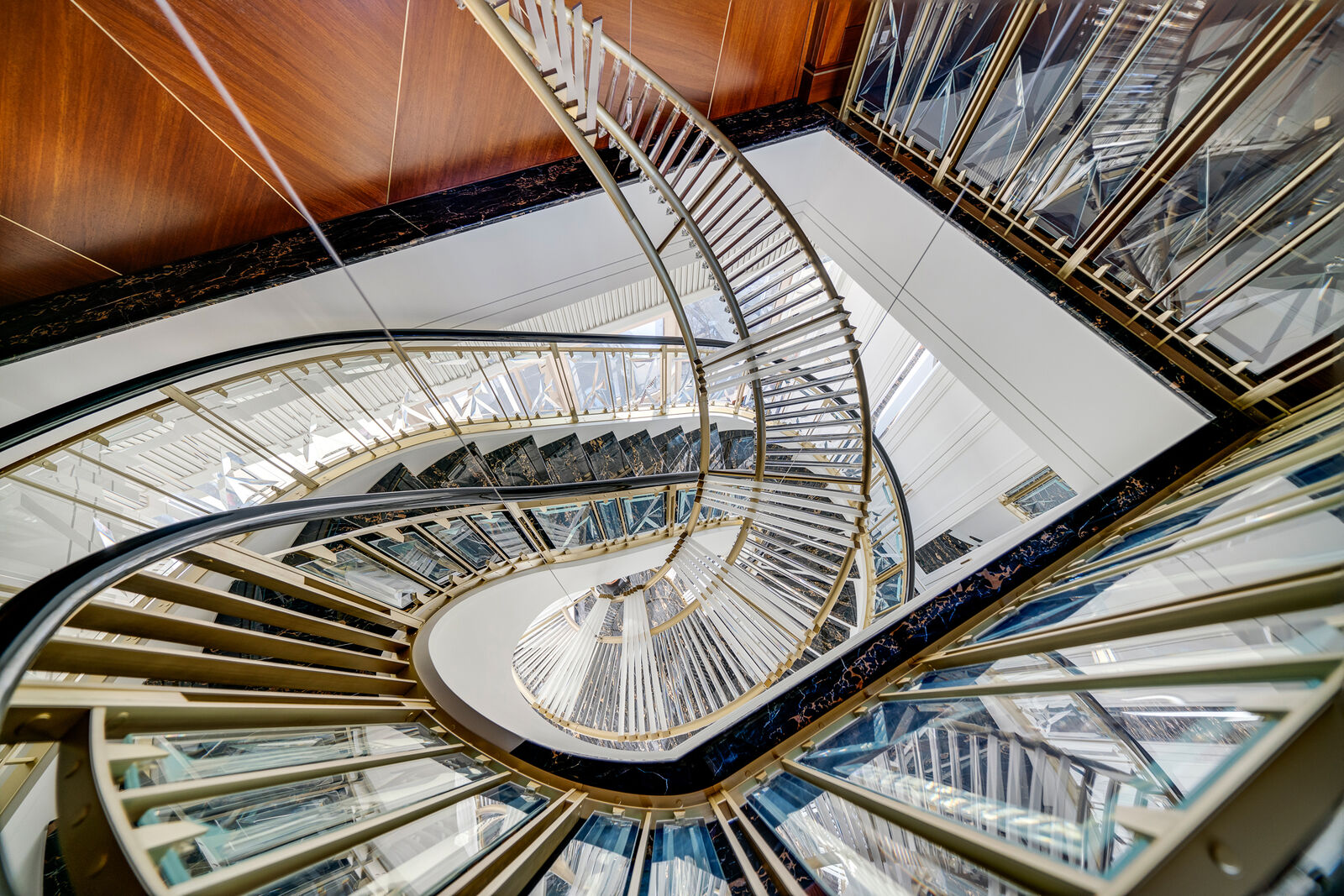 Гарнитур Spiral Staircase Towards The Sky — FMF, кадр 5