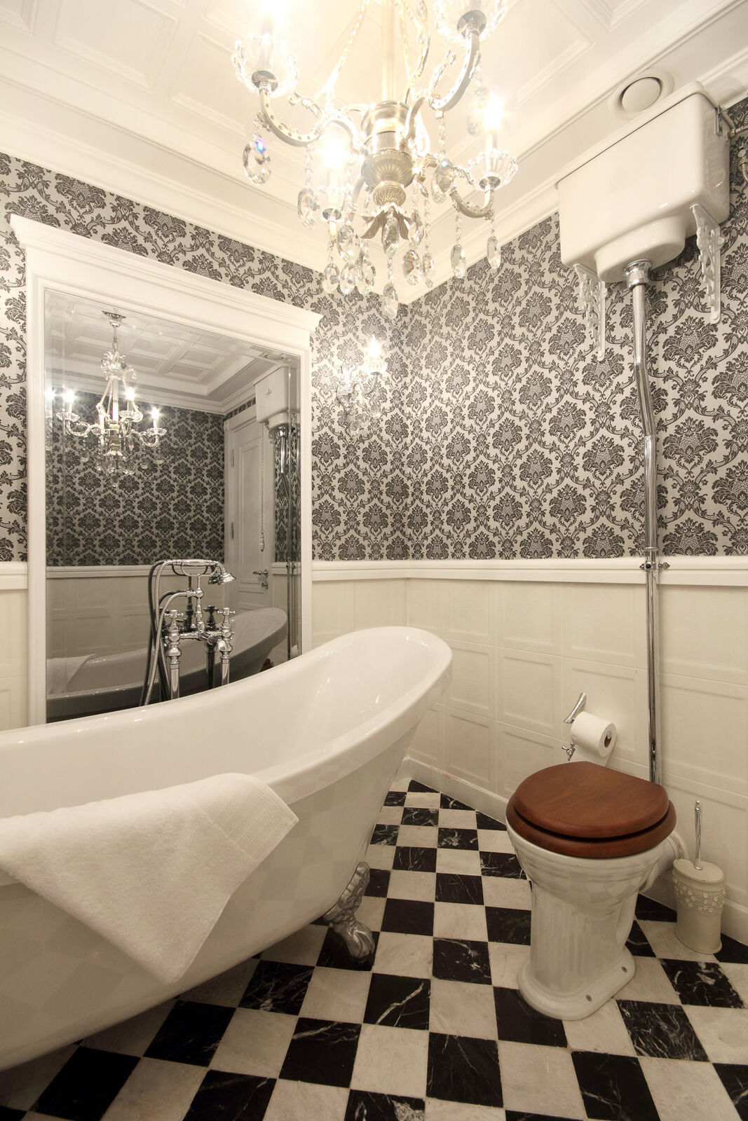 Room sets Wallpapered White Bathroom — FMF, collection Ванные
