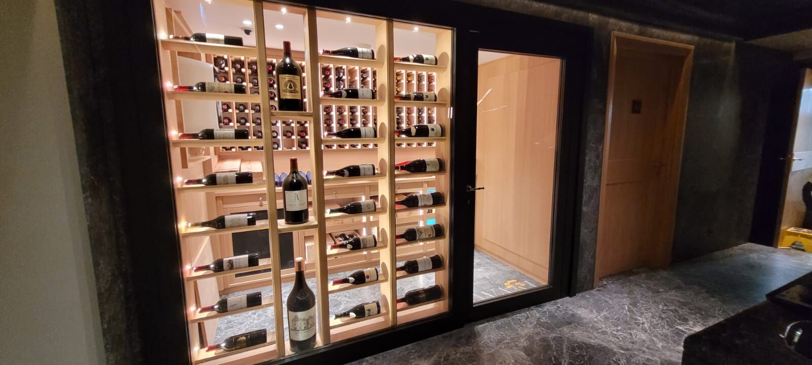 Гарнитур Wine Room In A Prestigious Sushi Restaurant: Taste Bespoke — FMF, кадр 3