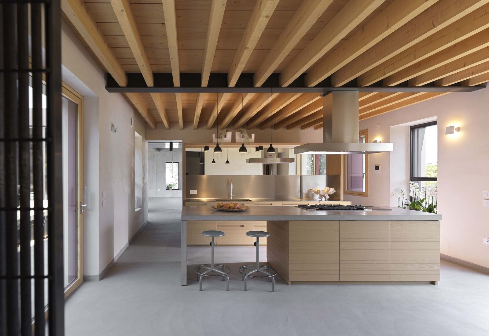 Kitchens Amber: A Kitchen Of Warmth, Character, And Contemporary Style — FMF, collection Кухни