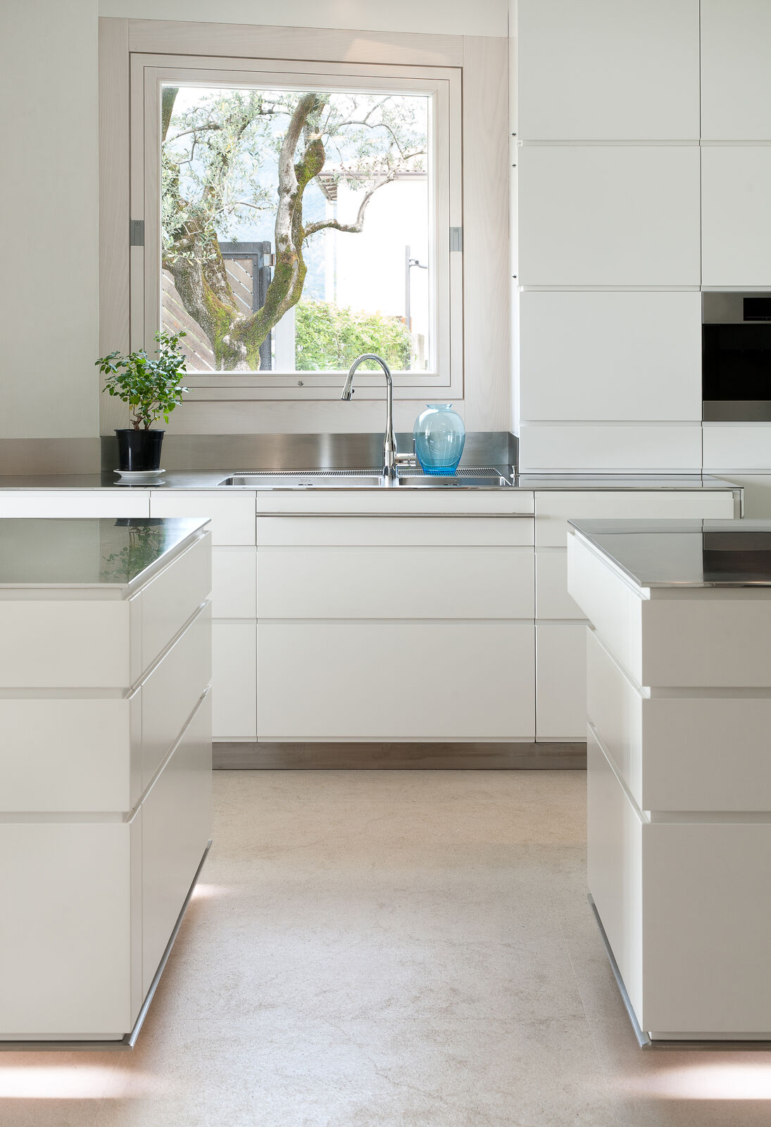 Кухня Bright And Modern Kitchen — FMF, кадр 2