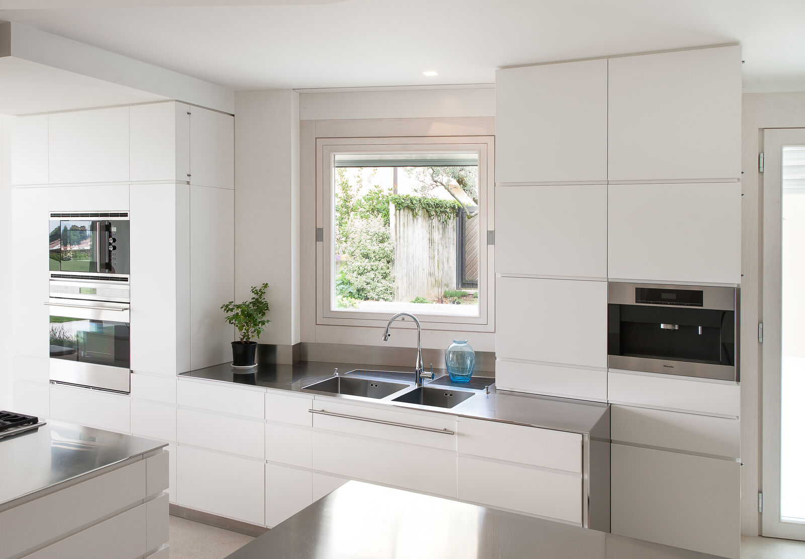 Кухня Bright And Modern Kitchen — FMF, кадр 4