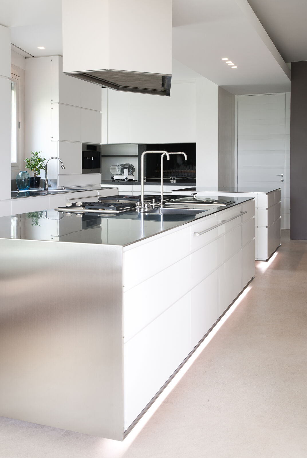 Кухня Bright And Modern Kitchen — FMF, кадр 7
