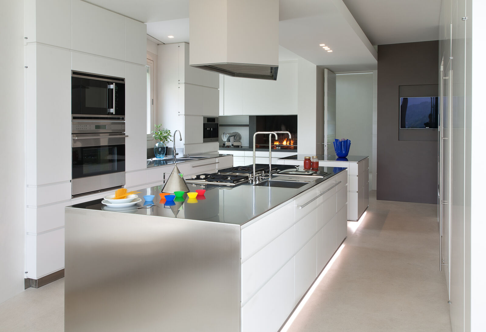 Кухня Bright And Modern Kitchen — FMF, кадр 8