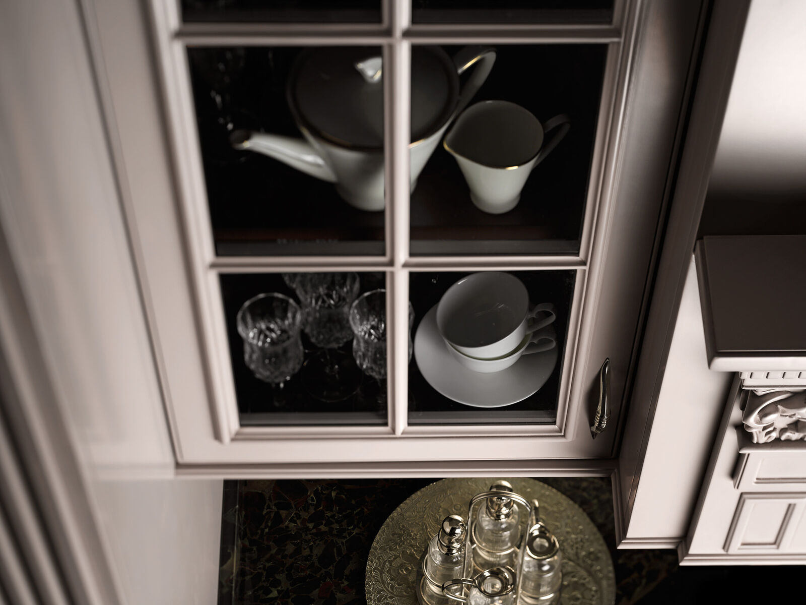 Кухня Classic White Kitchen With Marble Surface — FMF, кадр 5