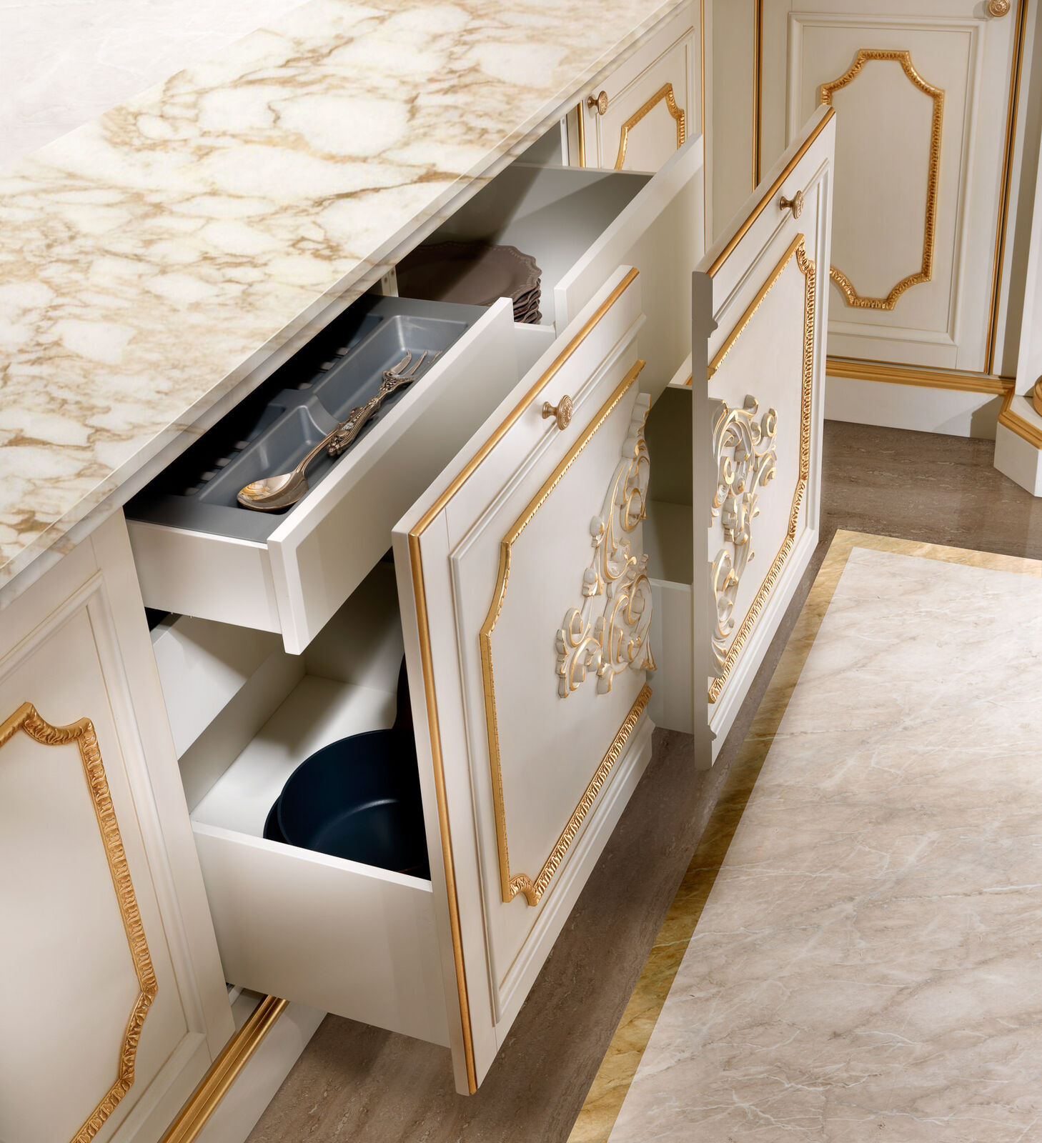 Кухня Elegant Kitchen With Gold Details — FMF, кадр 3