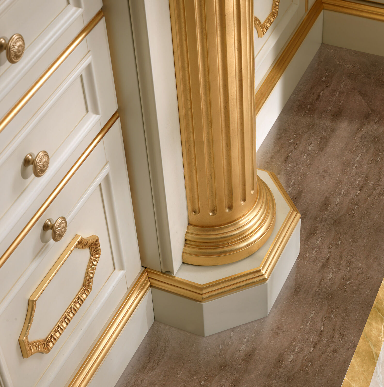 Кухня Elegant Kitchen With Gold Details — FMF, кадр 5