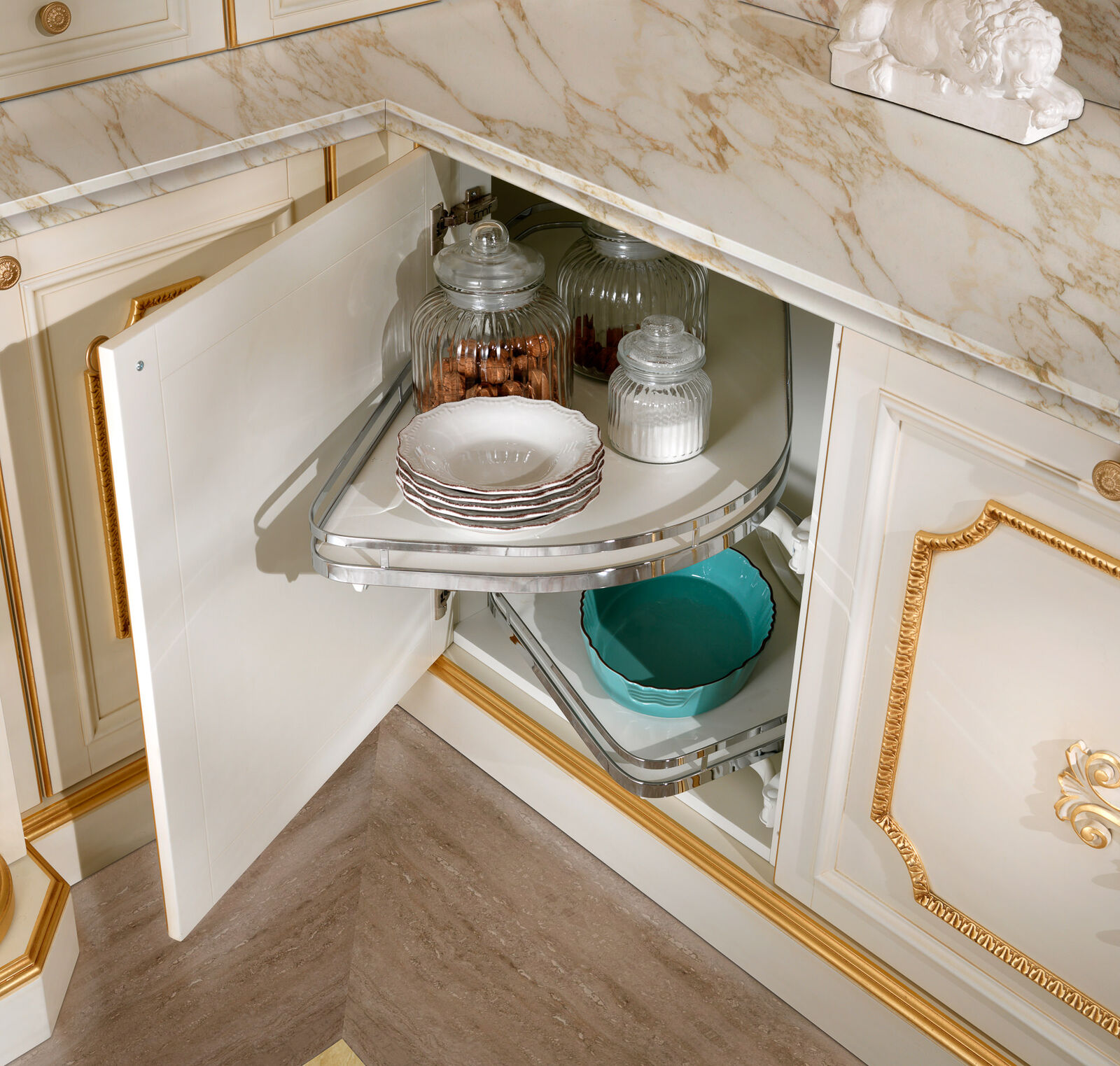 Кухня Elegant Kitchen With Gold Details — FMF, кадр 6