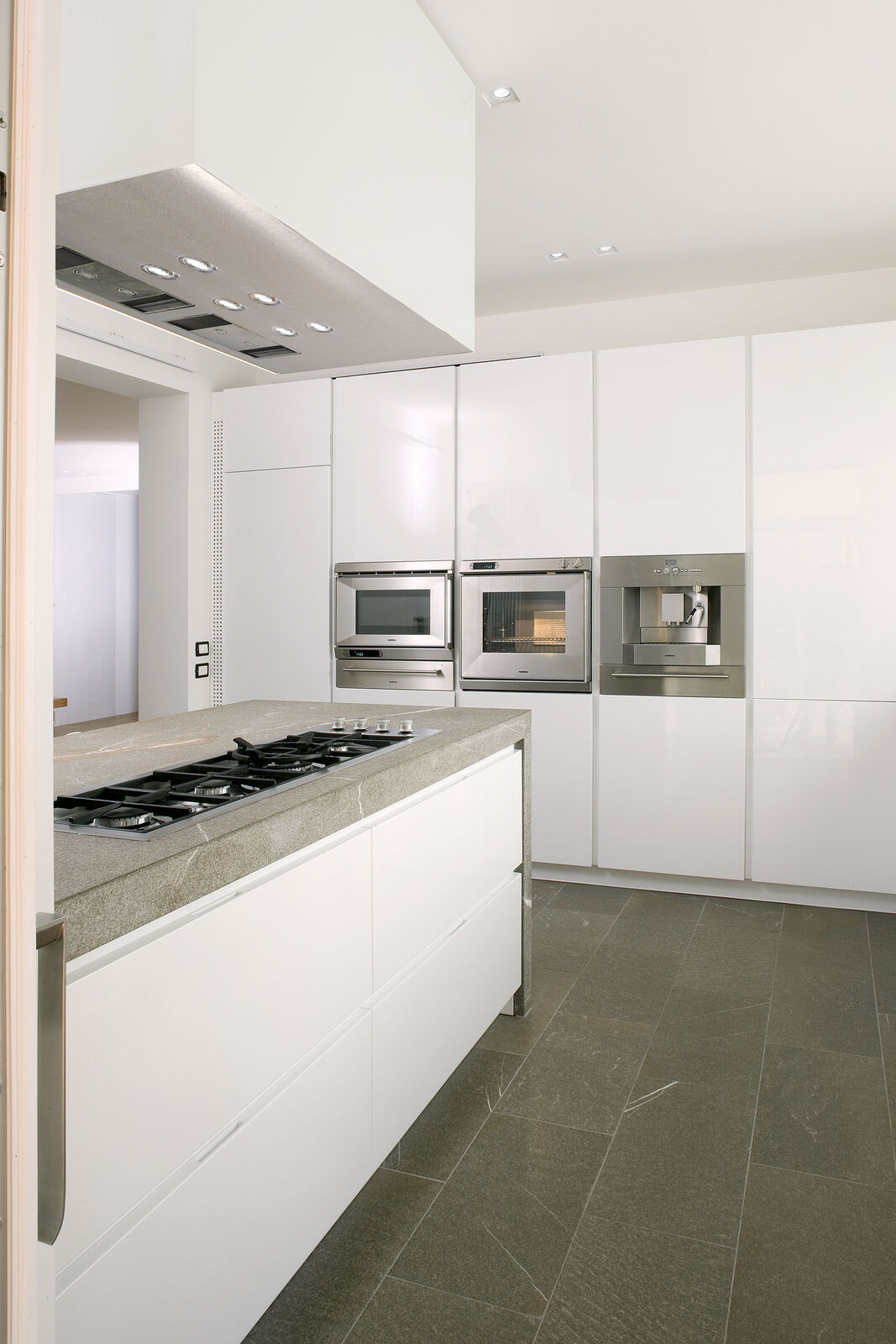 Кухня White And Stone Modern Kitchen — FMF, кадр 4