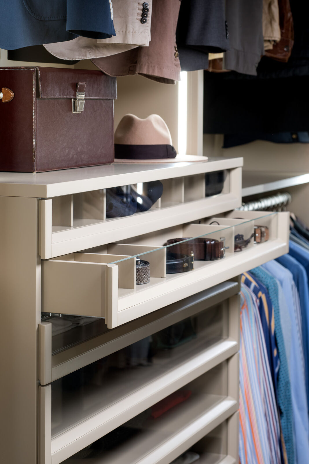 Wardrobes Modern Walk-In Wardrobe — FMF, collection Гардеробные
