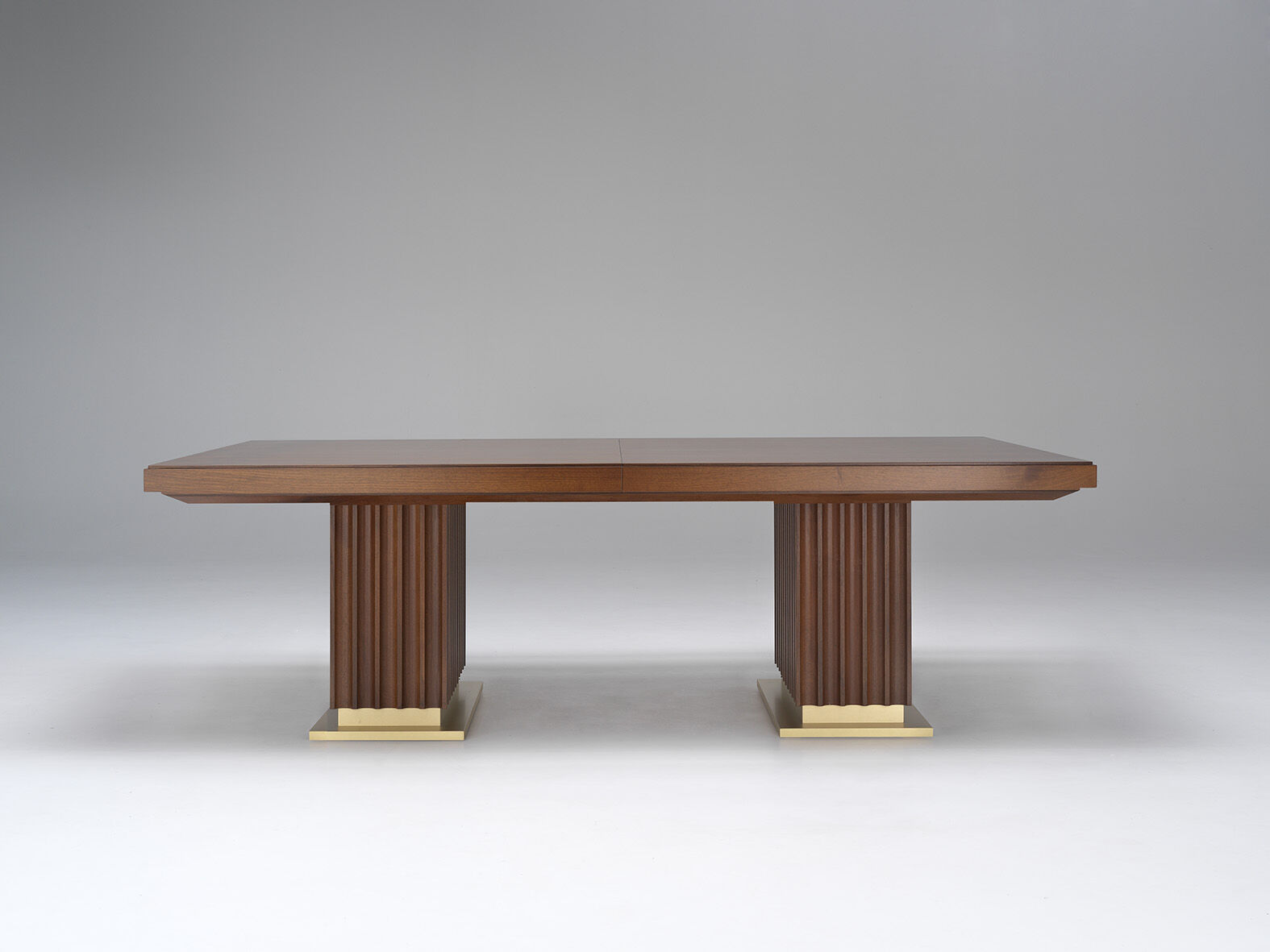 Обеденный стол Wooden Table With Golden Details — FMF, кадр 2