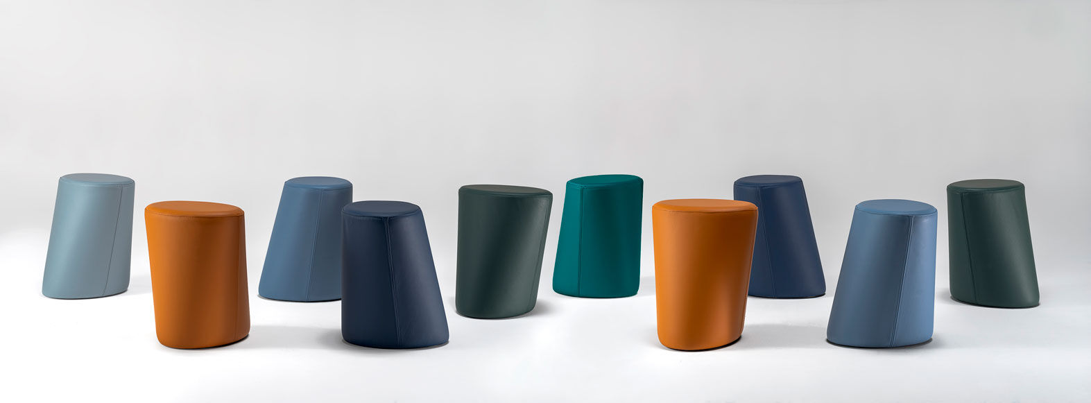 Poufs & benches Smurph — Reflex, collection Disegno