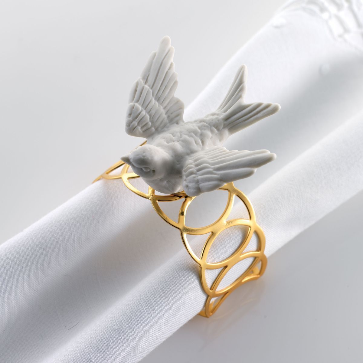 Decor objects Dove Napkin Ring — Villari, collection Посуда