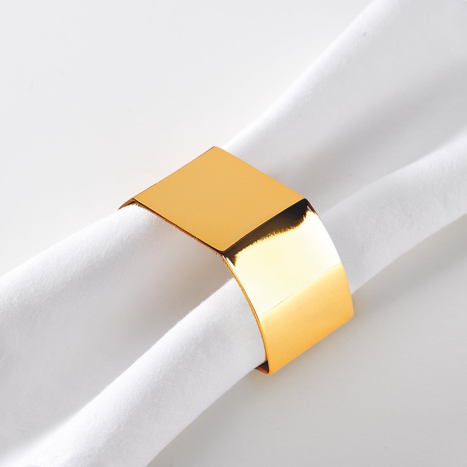 Decor objects Soho Napkin Ring - Gold — Villari, collection Посуда