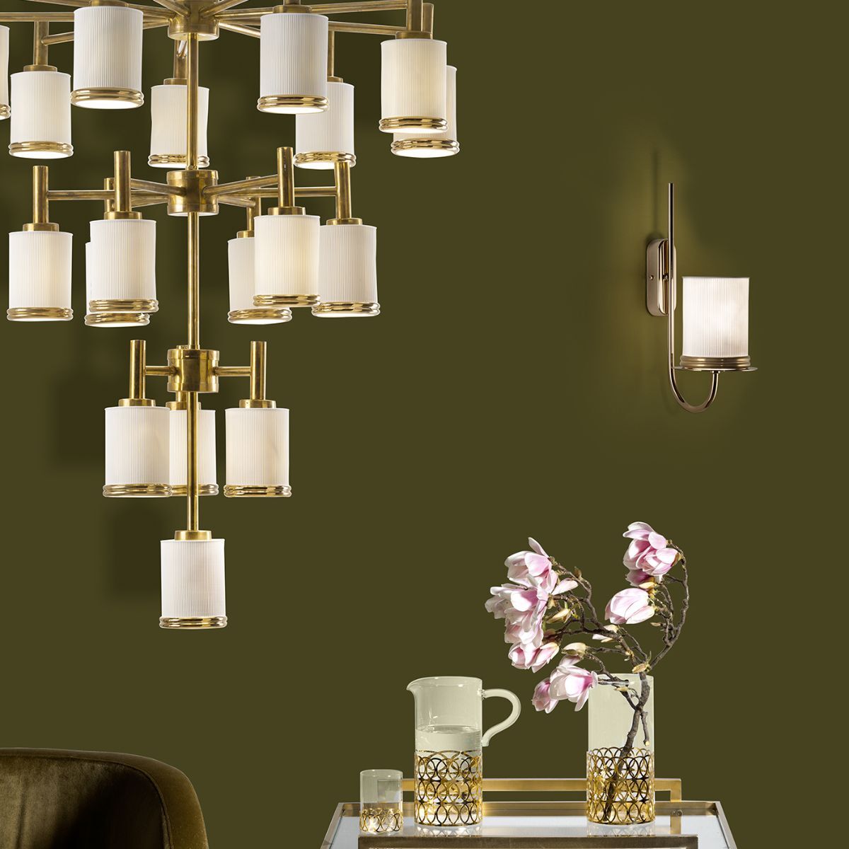 Люстра Gilda Large Chandelier - 19 Lights - White & Gold — Villari, кадр 4
