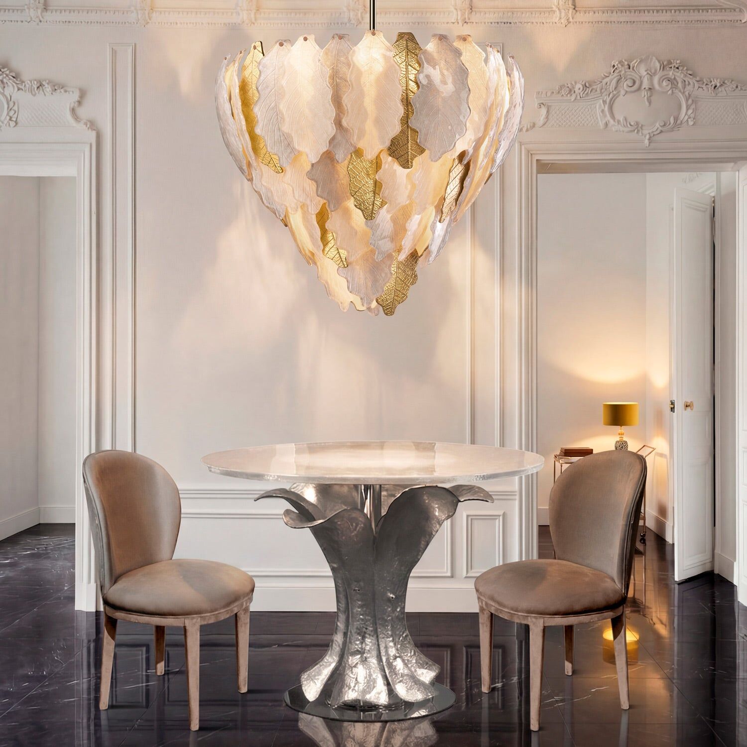 Люстра Kelly Medium Chandelier - 9 Lights - Champagne & Gold — Villari, кадр 2
