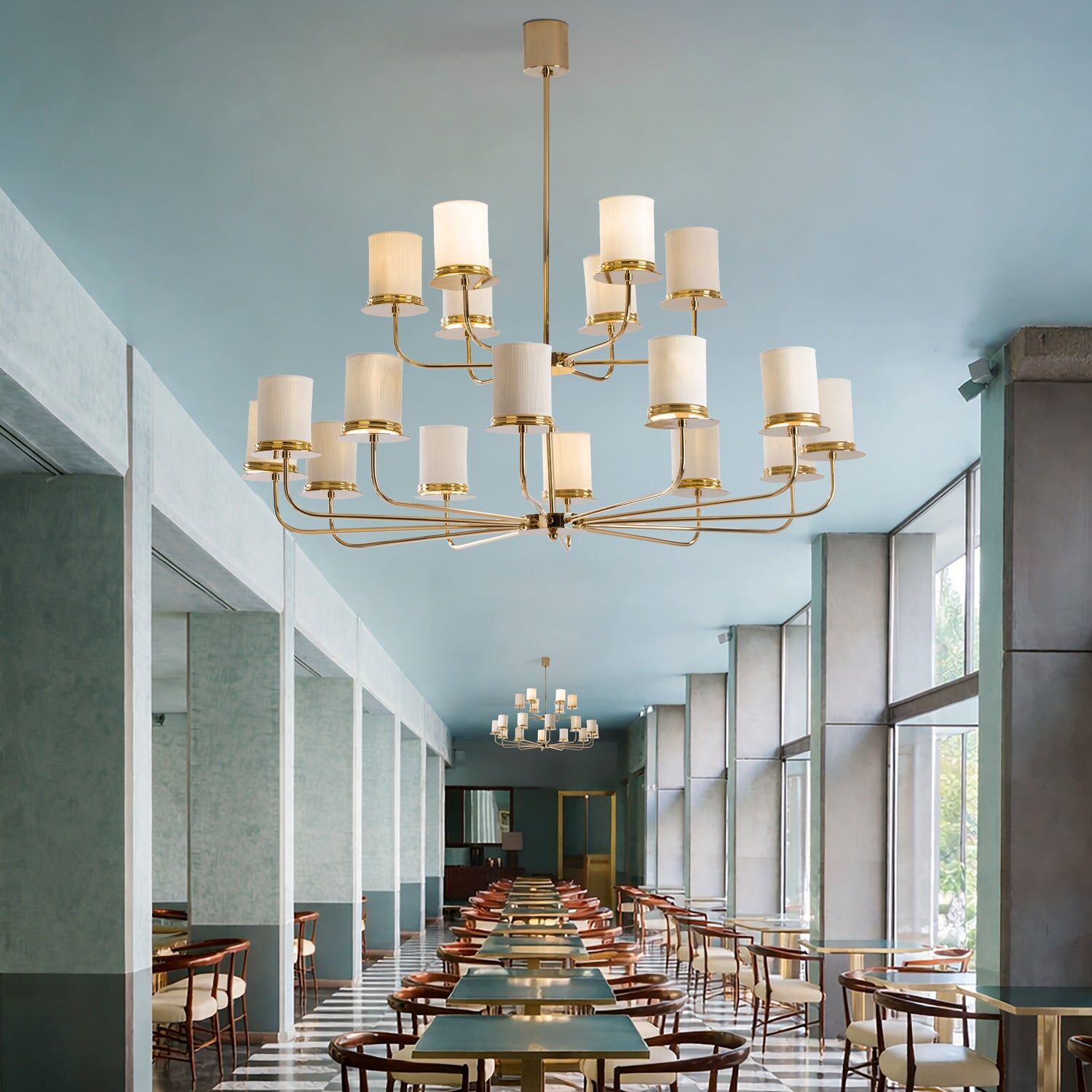 Люстра London 18 Light Chandelier - White & Gold — Villari, кадр 2