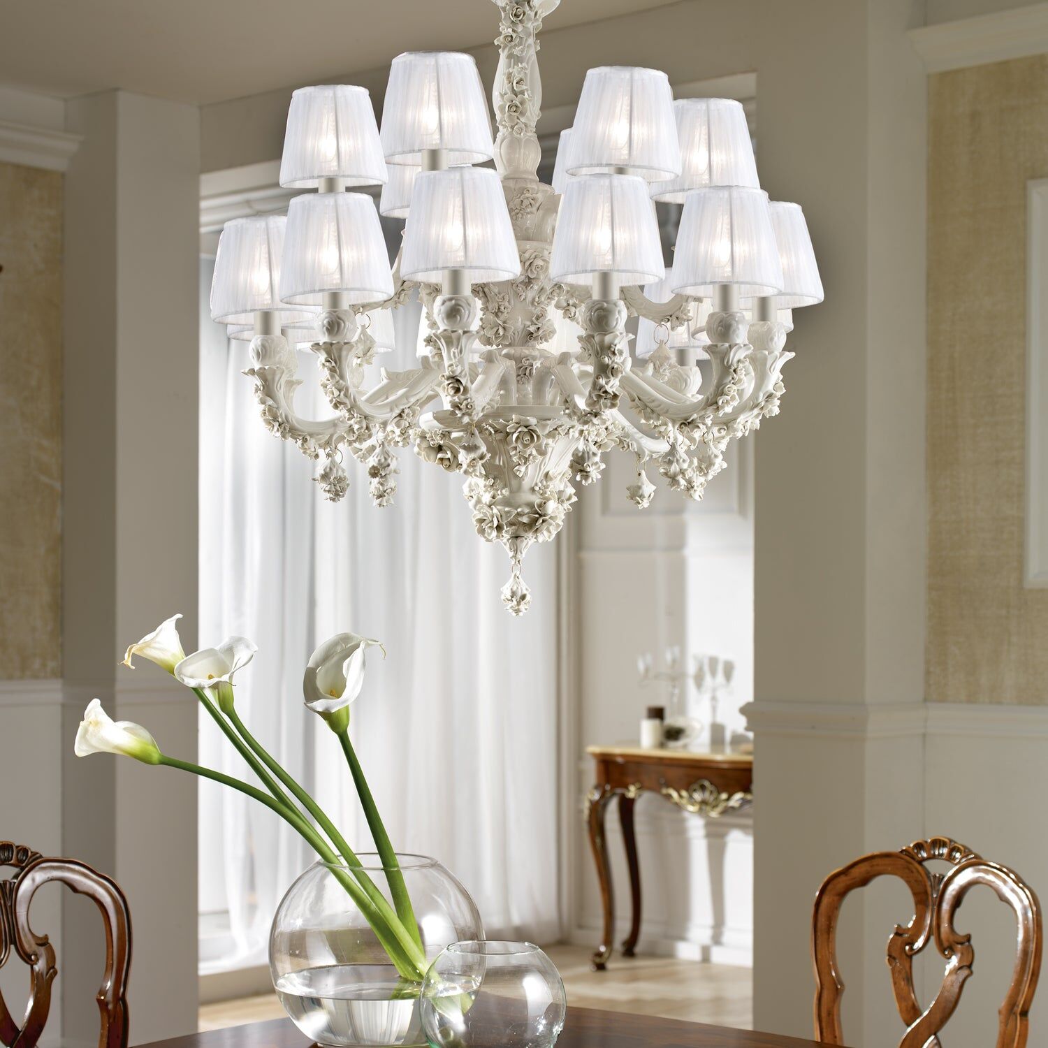 Люстра Louis Xiv - 18 Light Chandelier - White — Villari, кадр 4