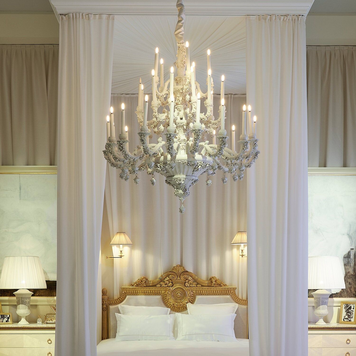 Люстра Louis Xiv - 36 Light Chandelier - White — Villari, кадр 2