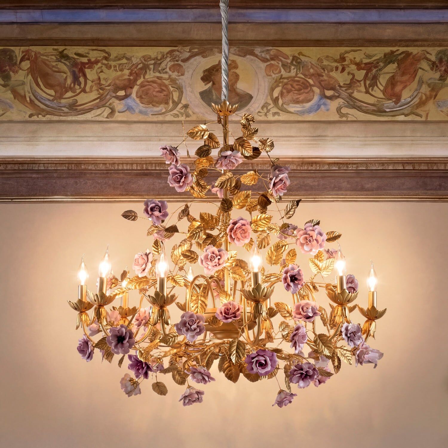 Люстра Marie Antoinette 10 Light Chandelier - Gold & Pink — Villari, кадр 3