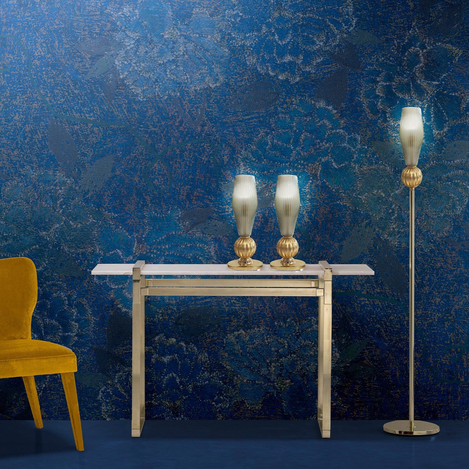 Настольная лампа Angelica Table Lamp - Gold & Transparent — Villari, кадр 3