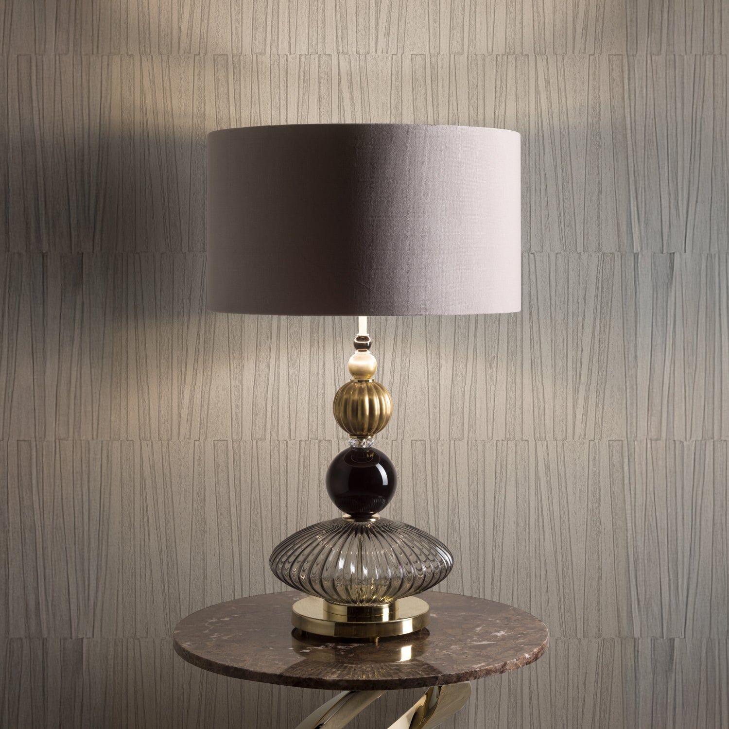 Настольная лампа Paul Table Lamp - Black & Gold — Villari, кадр 3