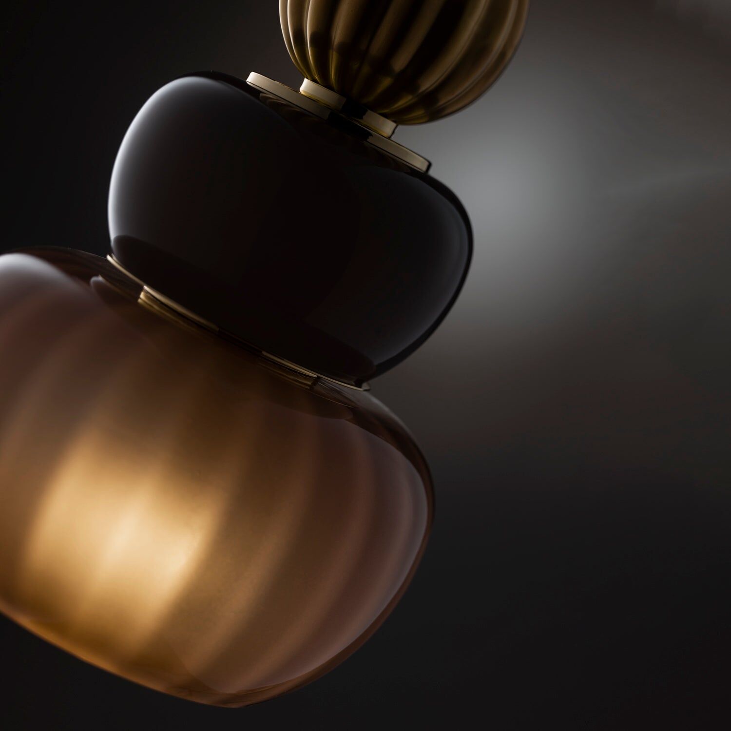 Потолочный светильник Ginevra Pendant Light - Brown & Gold — Villari, кадр 3