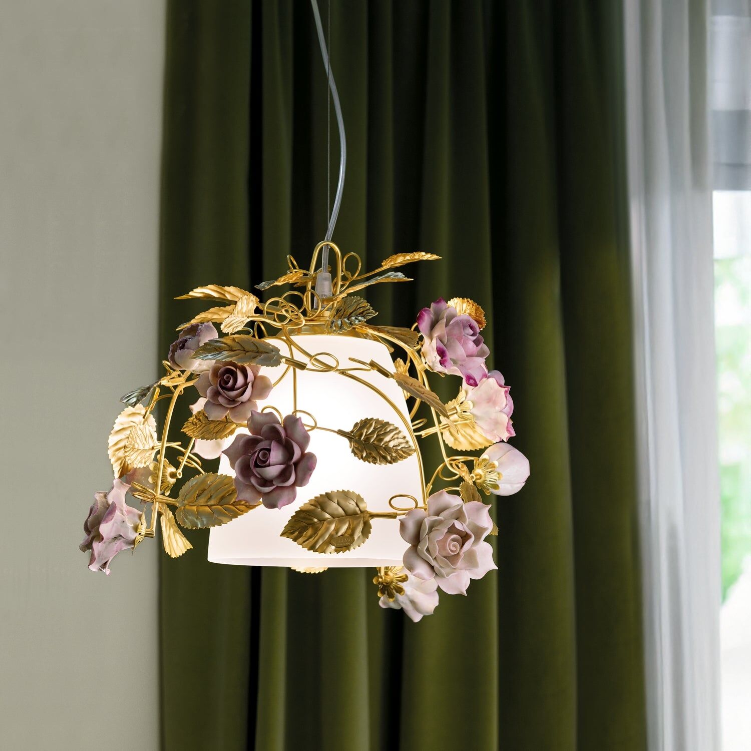 Потолочный светильник Marie Antoinette Pending Light - Gold & Pink — Villari, кадр 2
