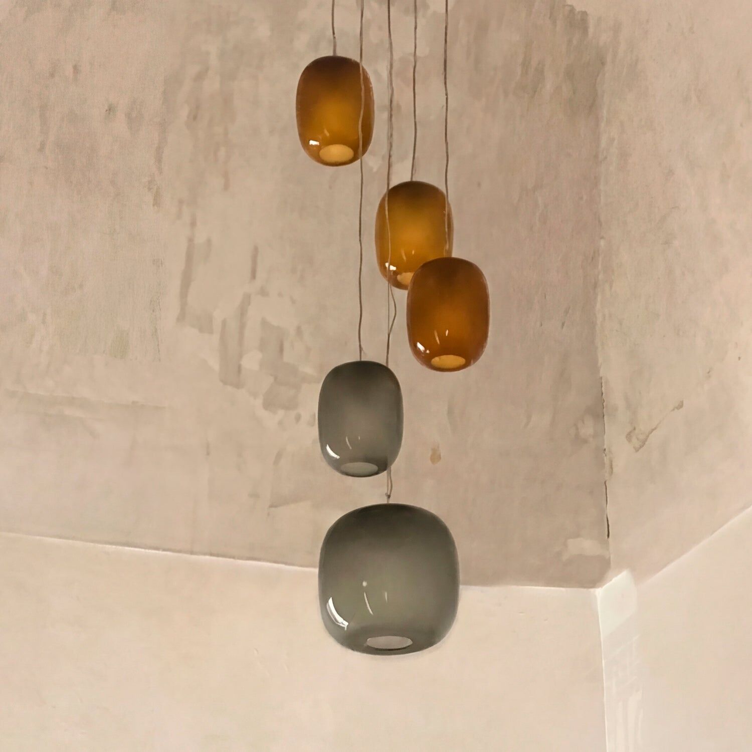 Потолочный светильник Soho Pendant Light - Amber — Villari, кадр 2