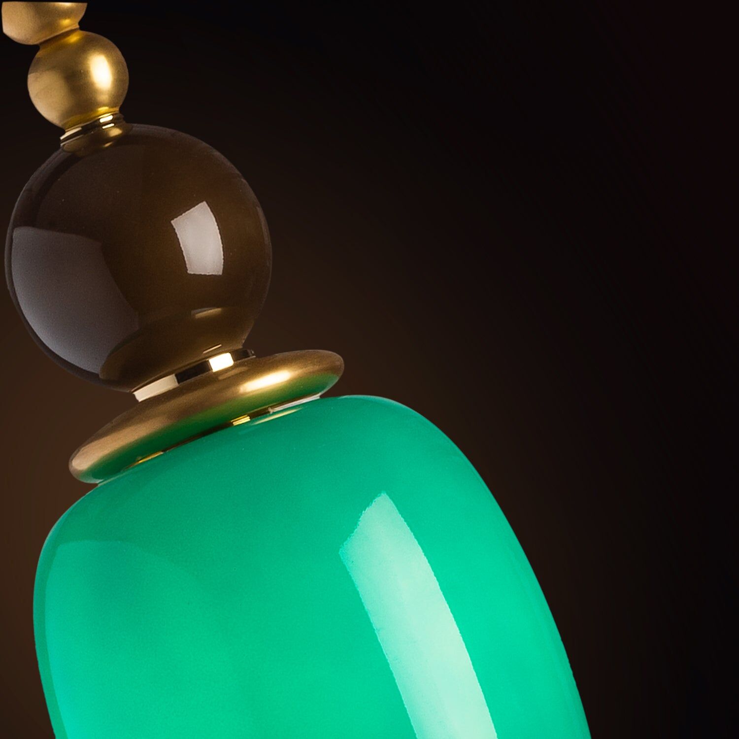 Потолочный светильник Violette Pendant Light - Green & Gold — Villari, кадр 4