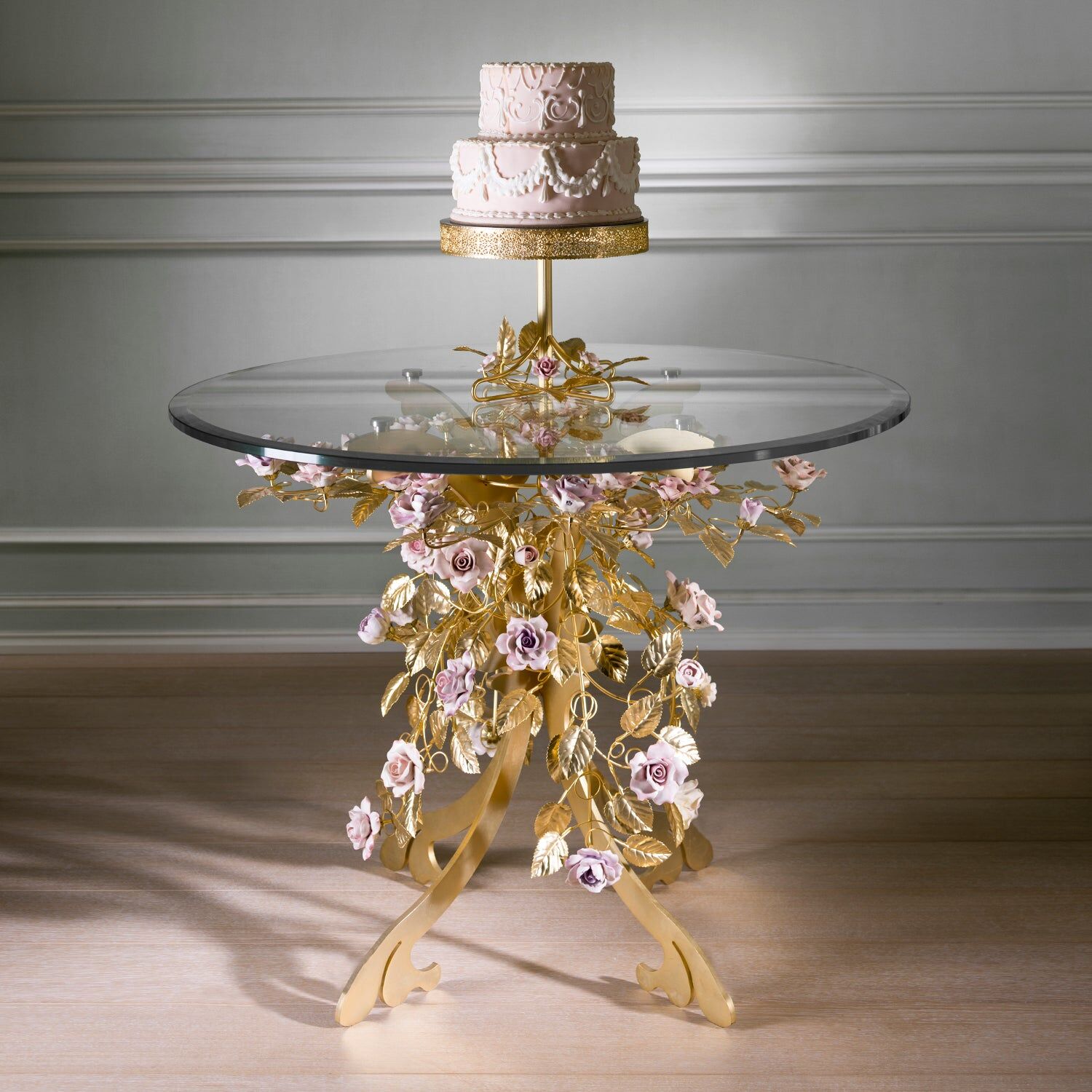 Обеденный стол Marie Antoinette Round Dining Table - Gold & Pink — Villari, кадр 3
